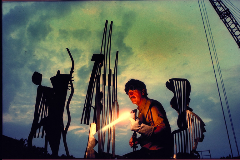 Mac Whitney, sculptor